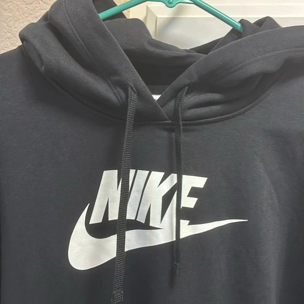 Nike Black hooded sweatshirt with white logo NWT - Picture 3 of 12